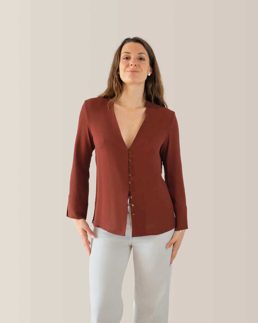 Camicia in seta scollo a V | Terra di Siena