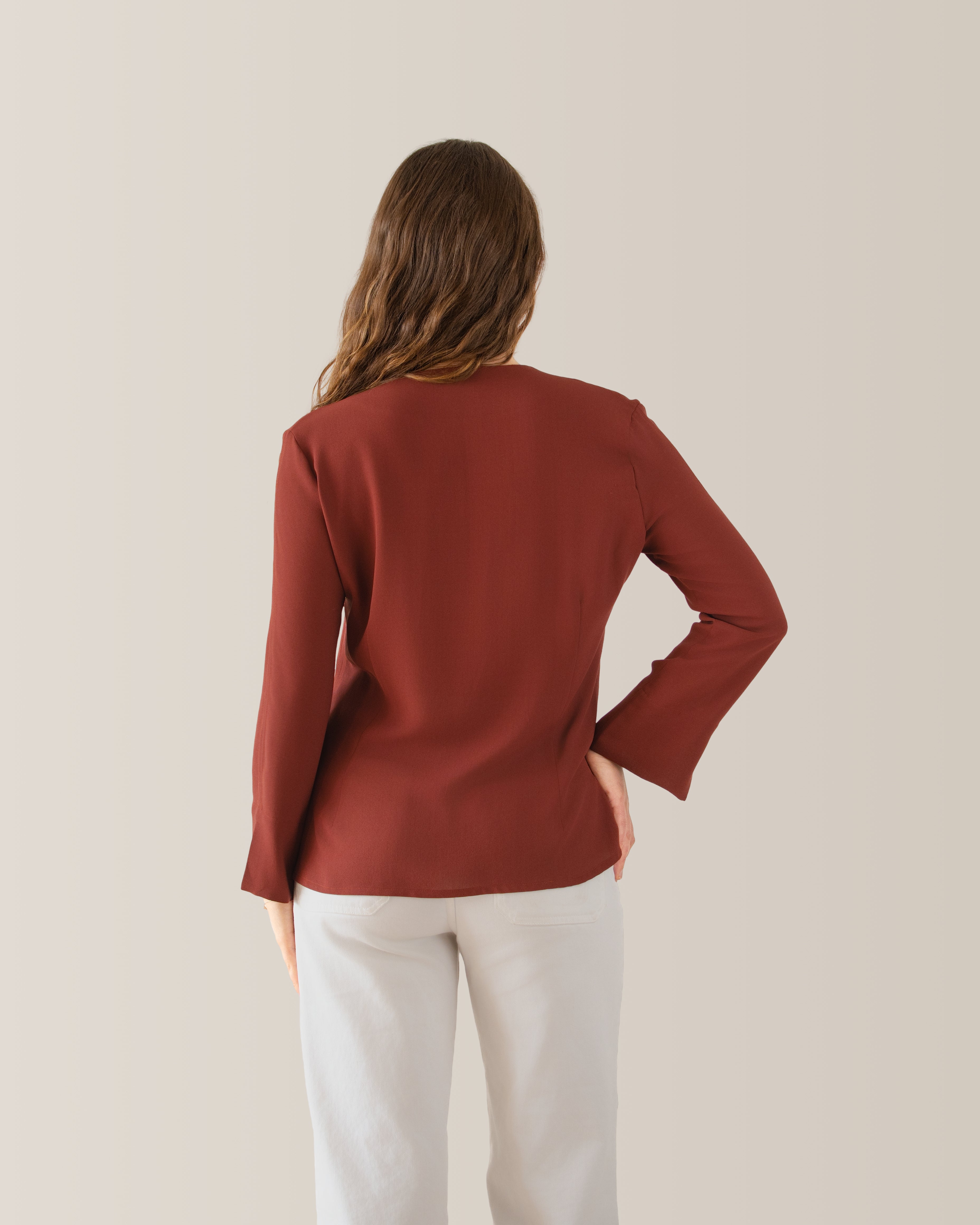 Camicia in seta scollo a V | Terra di Siena