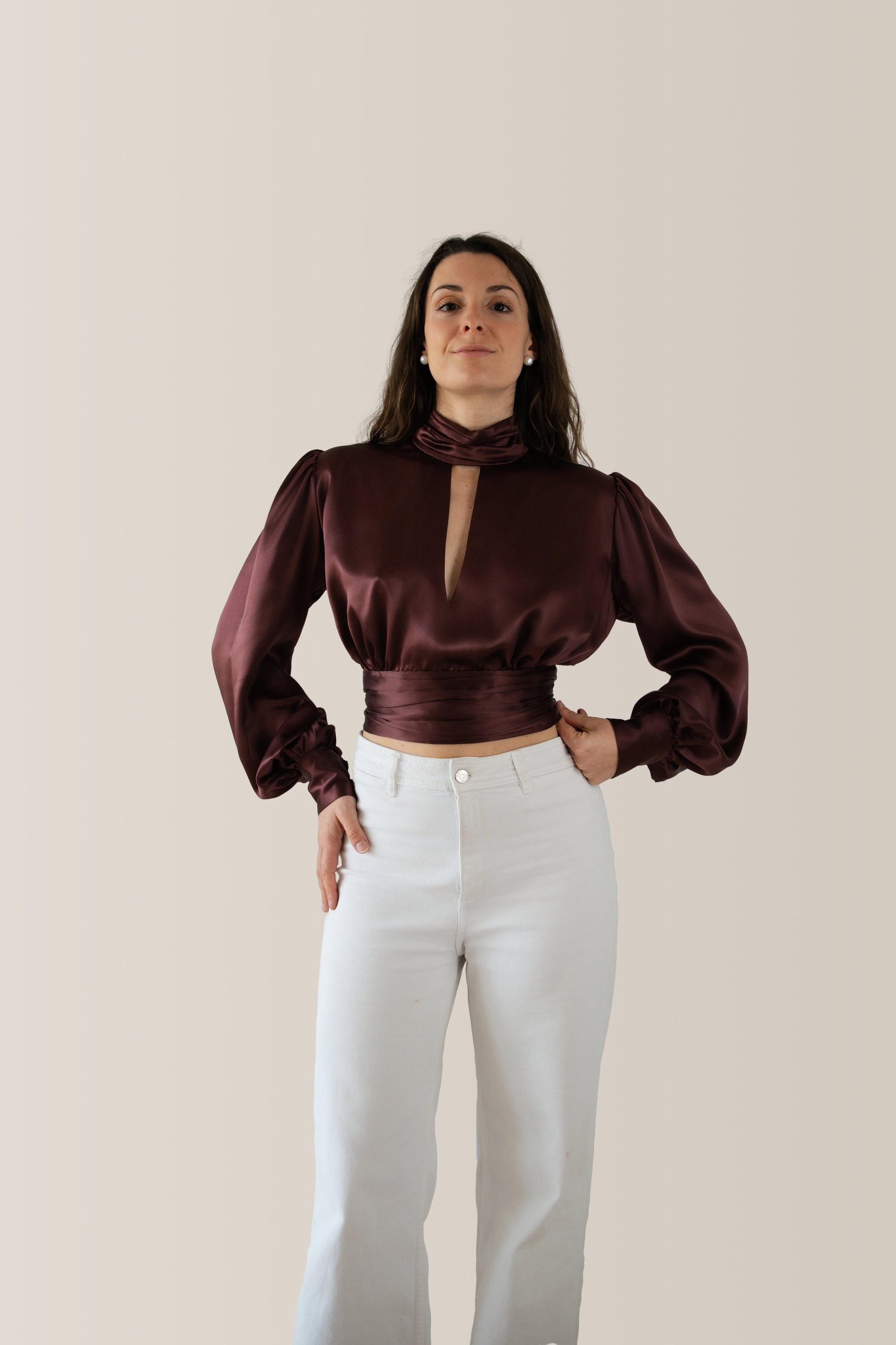 Camicia schiena scoperta da donna in seta