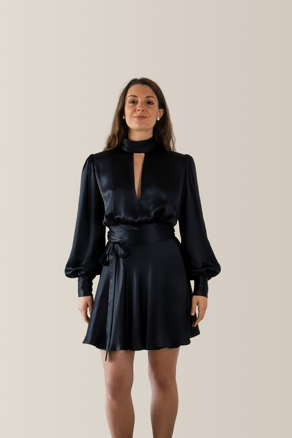 Women's backless silk shirt