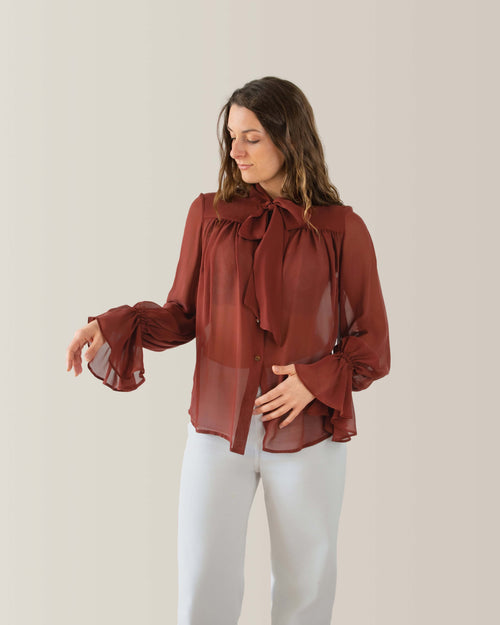 Camicia da donna in seta con fiocco